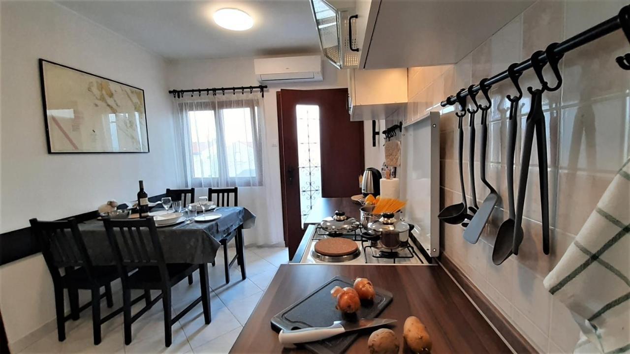 Apartments Nadia Sokolic Nerezine Exterior foto